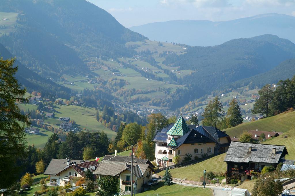 Hotel Ansitz Jakoberhof Ortisei Exterior photo